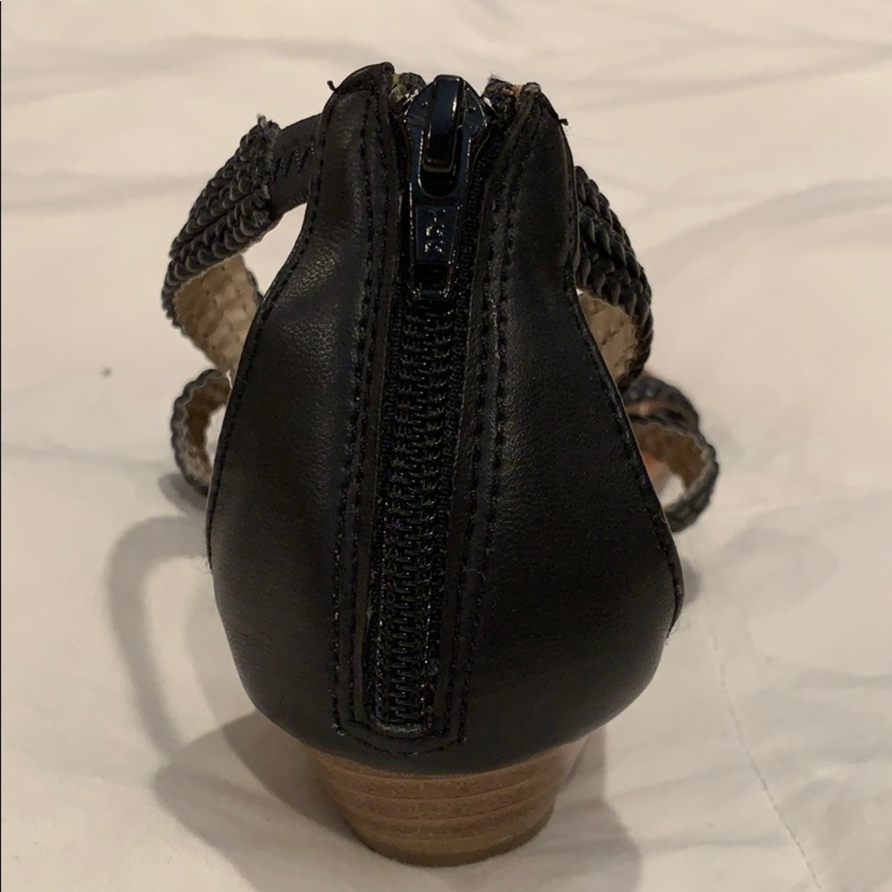 R2 Sandals - Picture 3 of 4